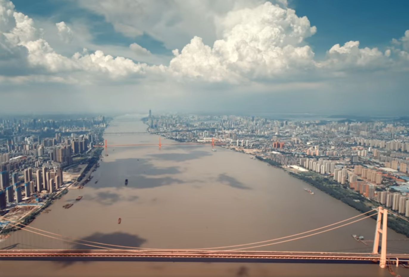 To tam miała się zacząć pandemia. Chiny zapraszają do Wuhan