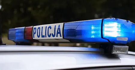 Trąbił na policjantów. Potem stracił prawo jazdy