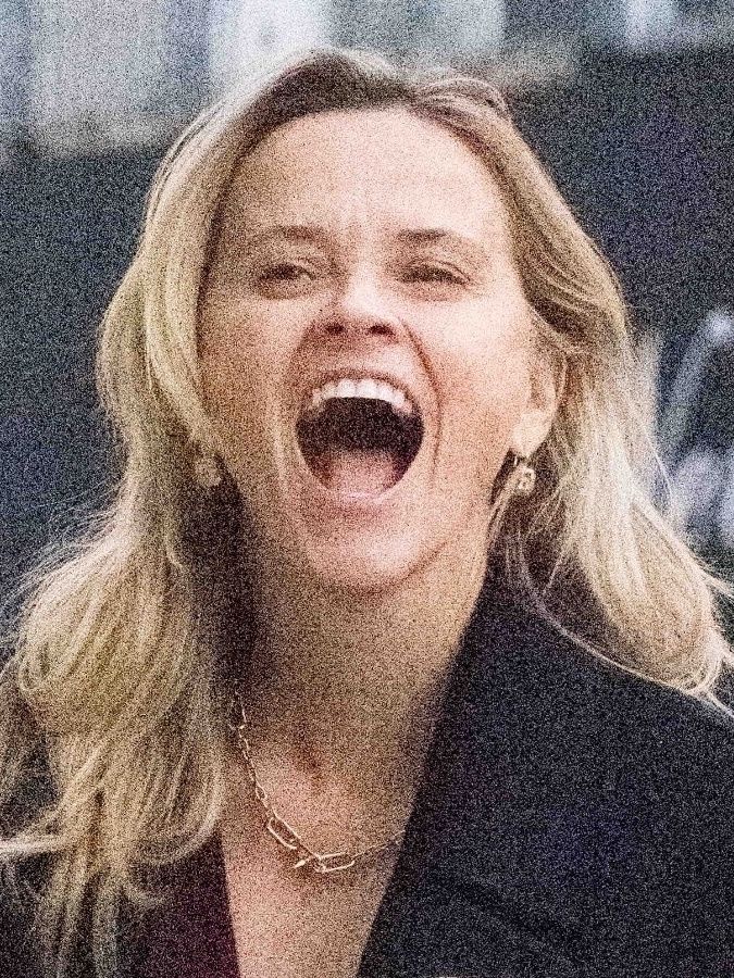 Reese Witherspoon w szampańskim nastroju buszuje po butikach