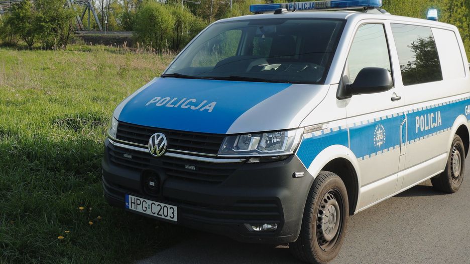 miejsce znalezienia zw�ok
Micha� Meissner
miejsce znalezienia cia�a, policja, przy rzece, radiow�z, znalezienie zw�ok, zw�oki