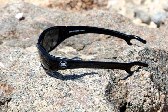 Okulary przeciwsłoneczne, dzięki którym poradzisz sobie w trudnej sytuacji