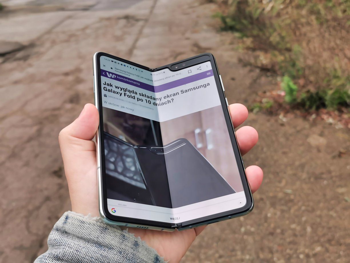 Eksplodujący Galaxy Z Fold 3. Upadki mogą być dla niego niebezpieczne