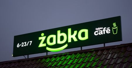 Znany sklep wycofuje popularny produkt! Chodzi o groźną bakterię