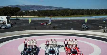 Trzy samochody Porsche w trzech malowaniach na WEC