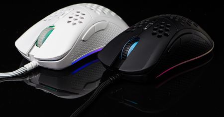 Genesis Krypton 550 – wziąłbyś białą, czy czarną?