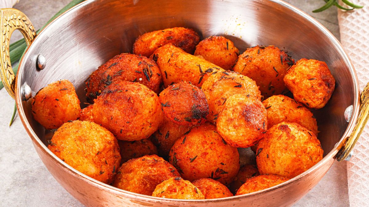 Kulki ziemniaczane z mieloną papryką i ziołami są przepyszne