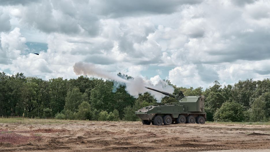 RCH 155 w wersji szwajcarskiej na podwoziu Piranha IV.