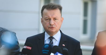 Czarne chmury nad Błaszczakiem. SKW zawiadamia prokuraturę