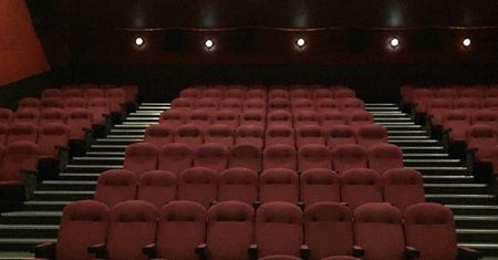 Nowe obostrzenia. Wyjście do kina czy teatru? Nie tak prędko