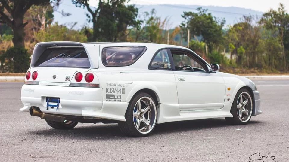 Nissan Skyline R33 z nadwoziem kombi na sprzedaż. JDM surowy jak tuńczyk w sushi