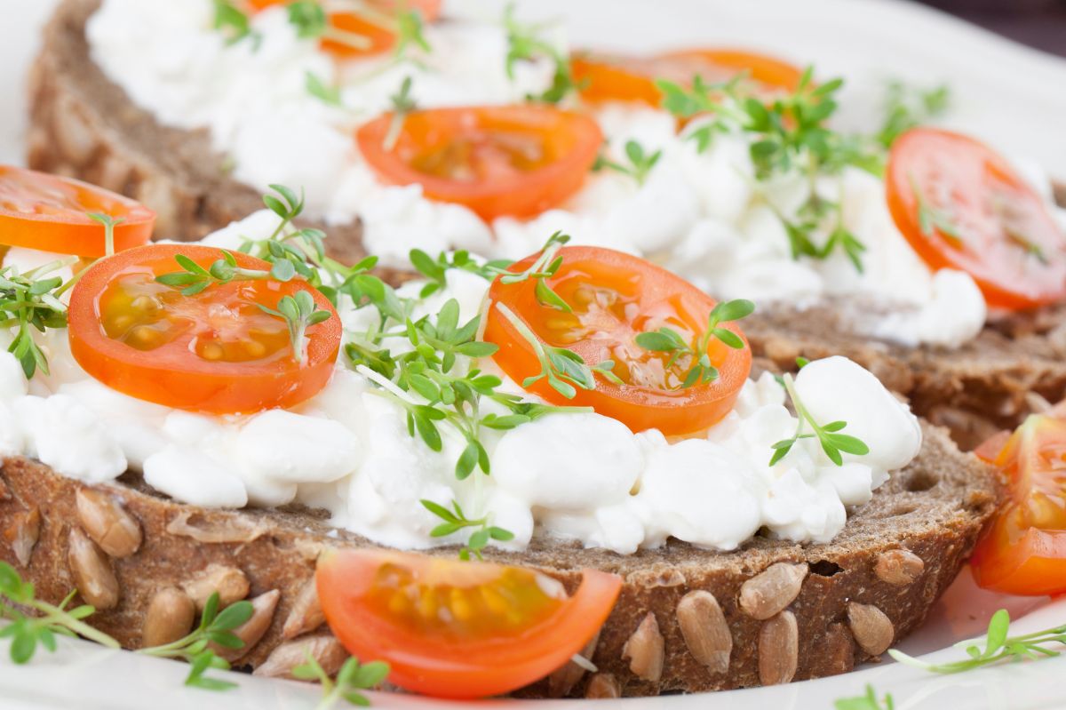 Cottage cheese and tomato: Debunking the breakfast myth