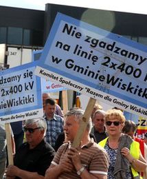 Mieszkańcy zablokują trasę. Kolejny protest przeciwko planom budowy linii wysokiego napięcia