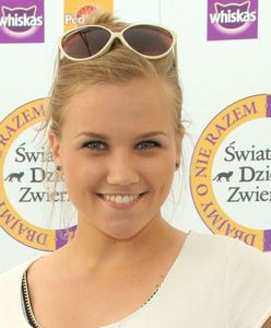 "Klan": Agnieszka Kaczorowska skrzętnie ukrywa krągłości