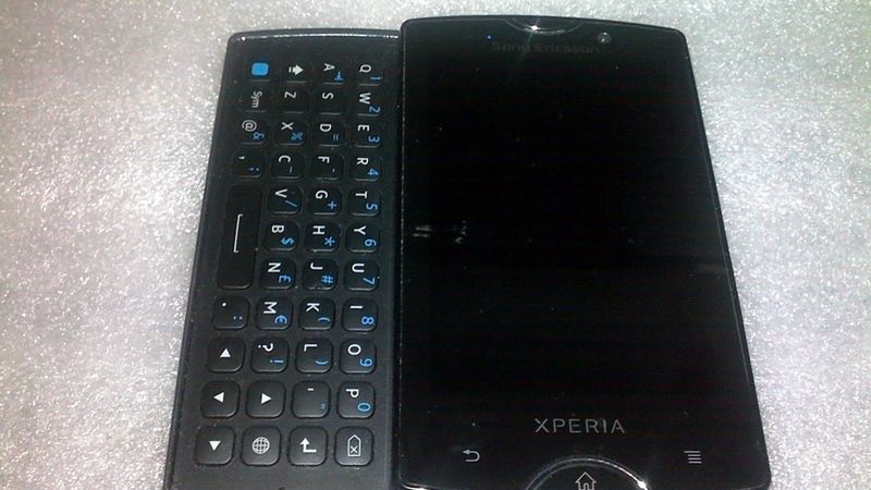 Sony Ericsson Xperia duo – nowe zdjęcia 1