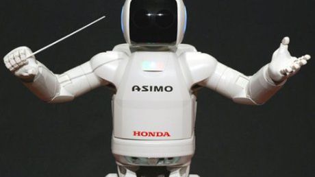 Robot ASIMO dyryguje orkiestrą symfoniczną 1