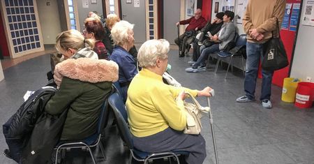 Najbliższy wolny termin u internisty pojutrze. Lekarz może wystawić zwolnienie nawet 3 dni wstecz