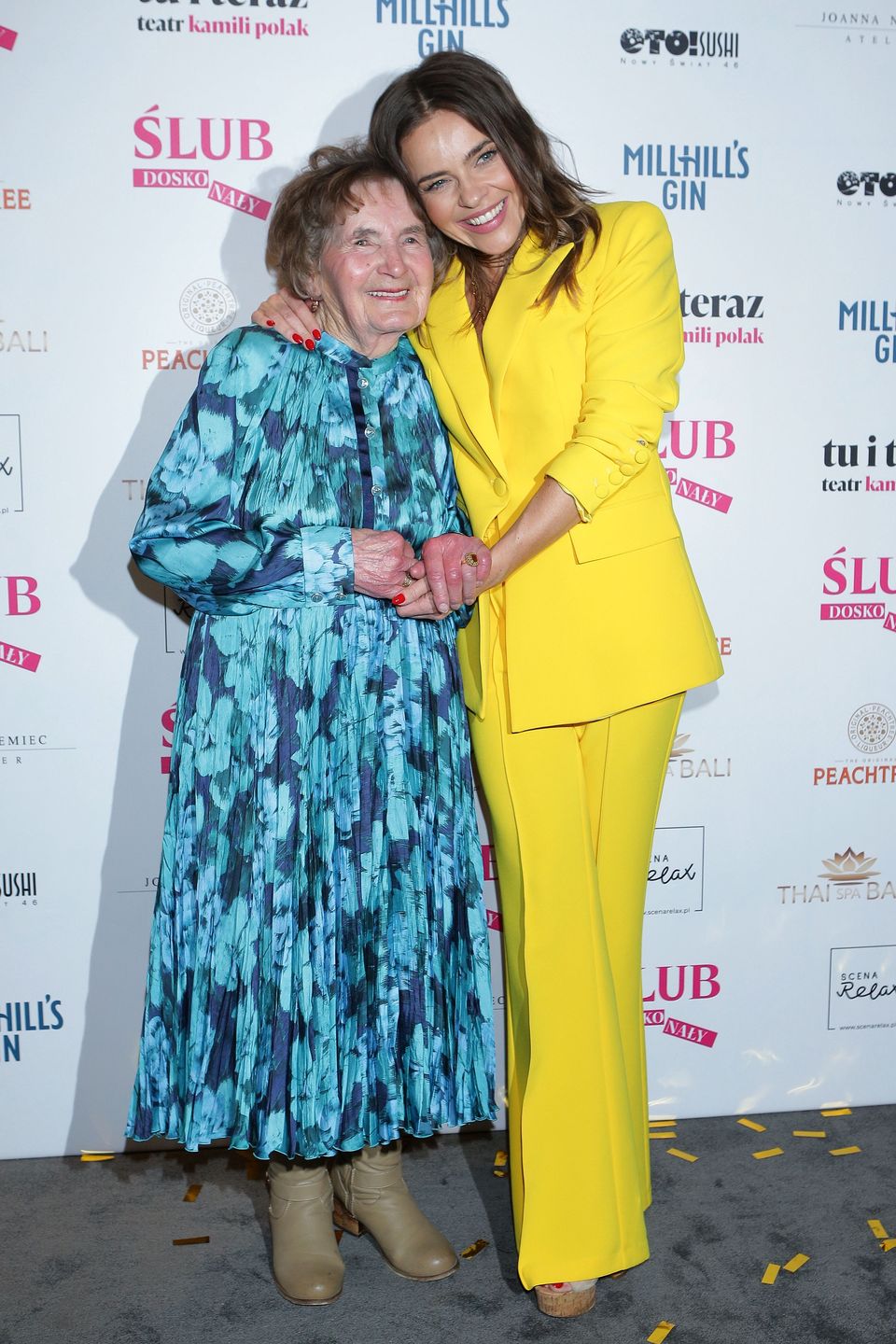 Edyta Herbuś u boku babci Toli na premierze "Ślubu doskonałego"