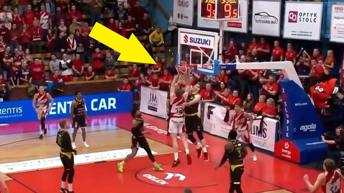 Zdjęcie okładkowe artykułu: YouTube / oficjalny kanał Energa Basket Ligi / Adam Kemp blokuje Mikołaja Witlińskiego