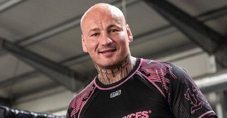 Artur Szpilka na wakacjach. Co za strój!