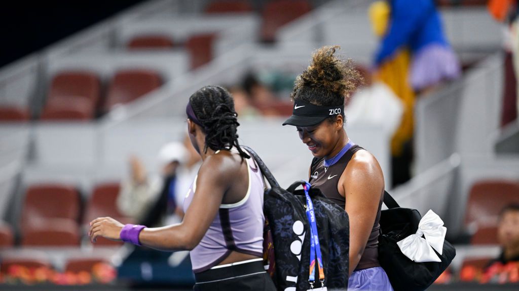 Zdjęcie okładkowe artykułu: Getty Images / Yanshan Zhang / Na zdjęciu: Coco Gauff pomagająca Naomi Osace