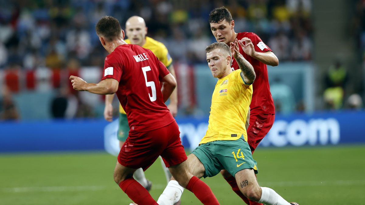 PAP/EPA / Na zdjęciu: Riley Mcgree (z prawej) i Joakim Maehle 