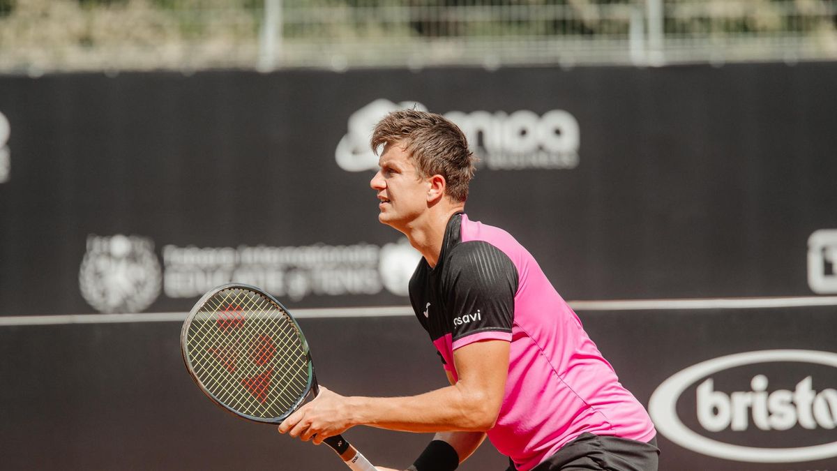 Zdjęcie okładkowe artykułu: Materiały prasowe / ATP Challenger Iasi / Na zdjęciu: Karol Drzewiecki