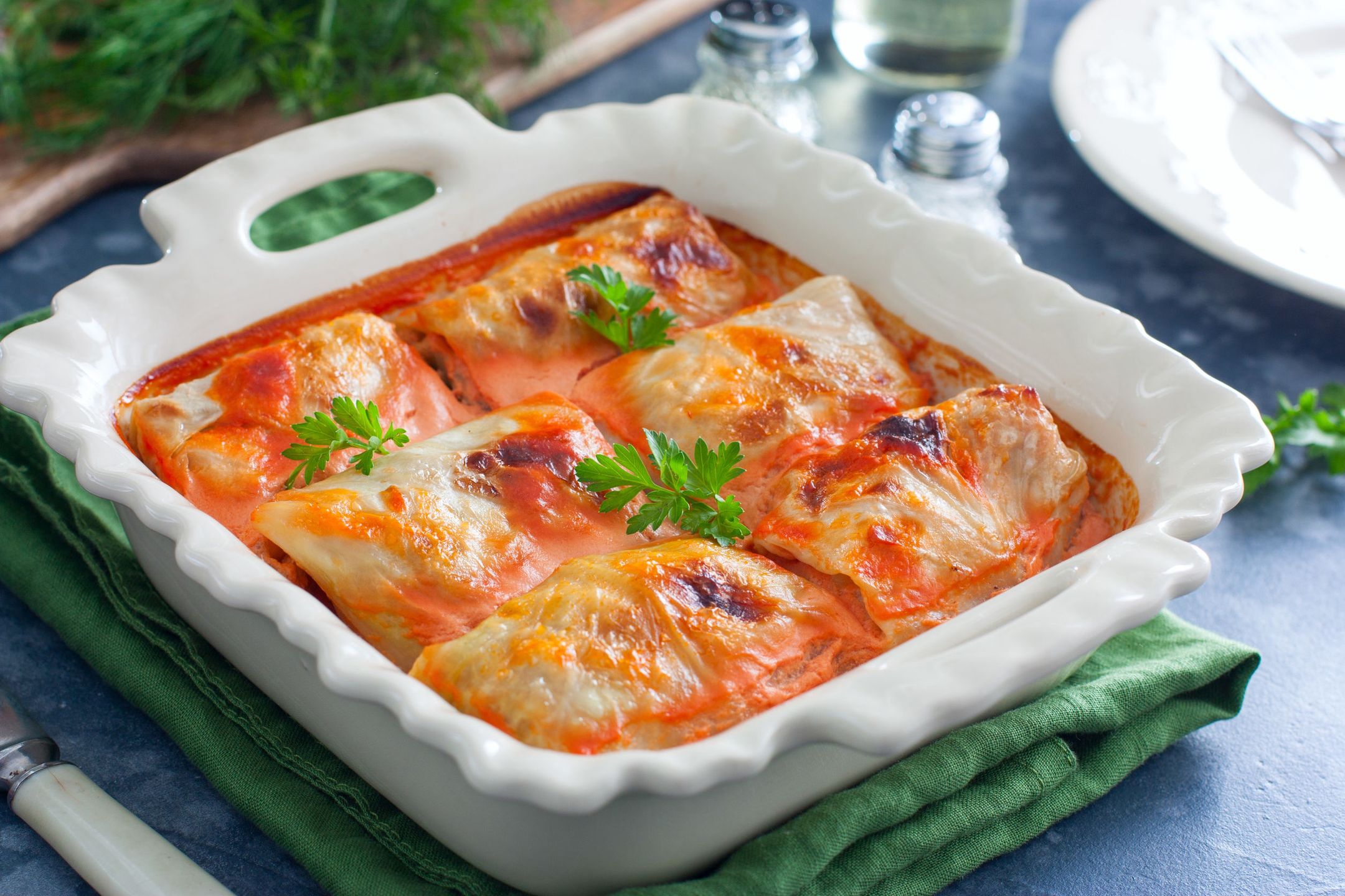 Gołąbki pieczone w sosie pomidorowym