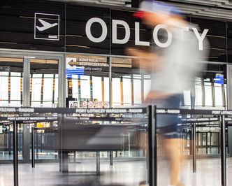"Obsada w pełni wystarczająca". Lotnisko w Radomiu broni się przed zarzutami