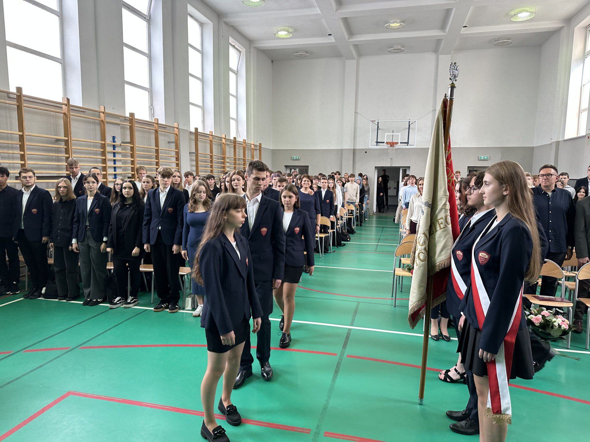 Podziękowania dla uczniów II LO i przekazanie sztandaru szkoły