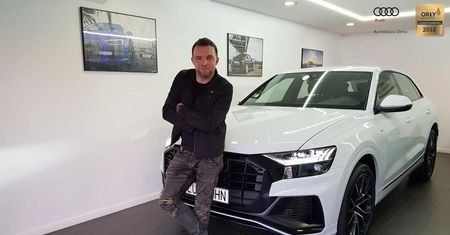 Znany kabareciarz odebrał nowe auto. Za jego cenę można mieć mieszkanie