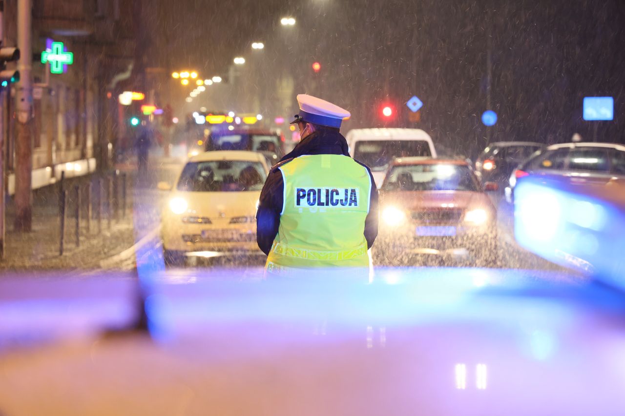 Kolejna ofiara mrozów. Mężczyzna zamarzł w bramie