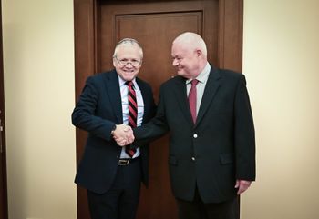 Prezes NBP spotkał się z ambasadorem USA. Rozmawiali m.in. o złocie