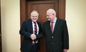 Prezes NBP spotkał się z ambasadorem USA. Rozmawiali m.in. o złocie