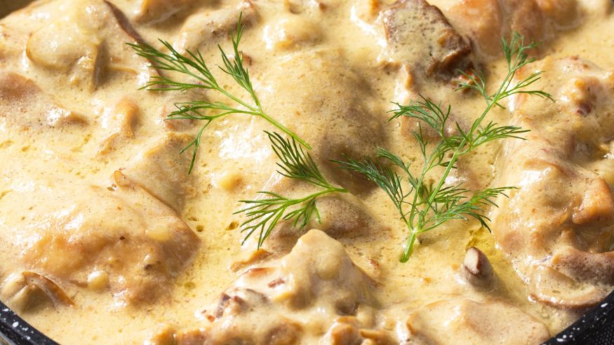 Kurczak w sosie borowikowym wręcz rozpływa się w ustach