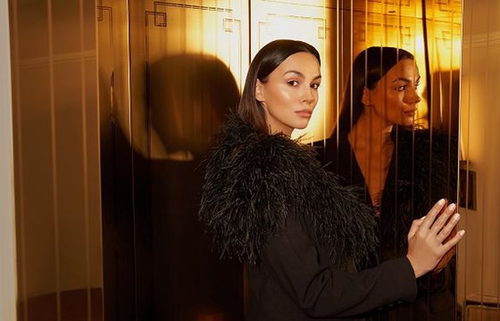 Paprocki Brzozowski odświeża logo, w kampanii Paulina Krupińska