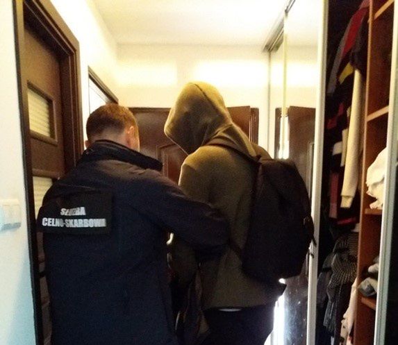 Świętokrzyska Służba Celna rozbiła grupę przestępczą wyłudzającą podatek VAT