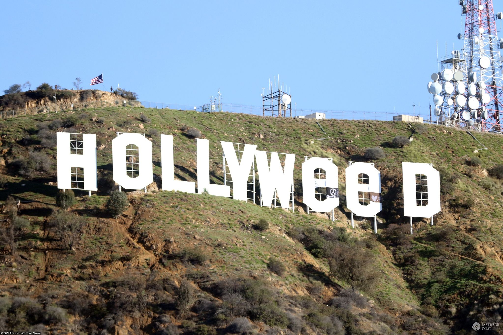 Napis Hollywood zamieniony na Hollyweed. Zdjęcia 2016 fot. East News