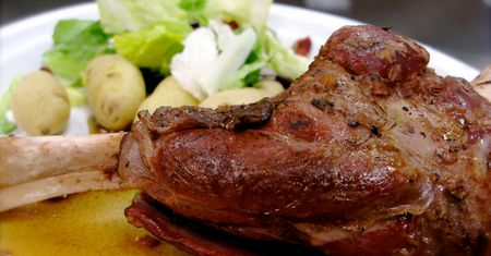 Pieczona goleń z jagnięciny australijskiej (mięso i tłuszcz)
