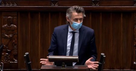 Poseł Lewicy narzeka na zarobki w Sejmie. Sam zgromadził pokaźny majątek