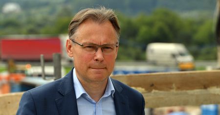 Neo-KRS płaci posłom PiS. Kwoty robią wrażenie