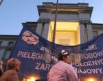 Policja rozpędziła protestujące pielęgniarki