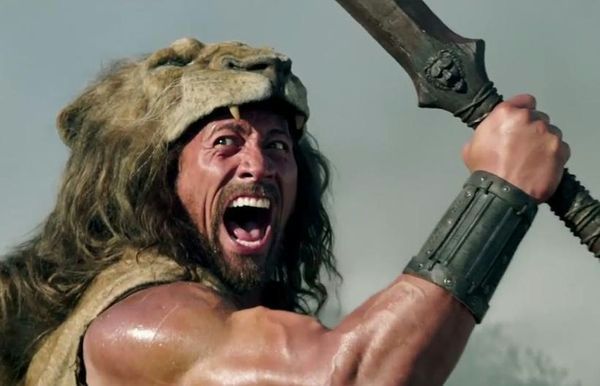 Dwayne Johnson pokazuje ciało herosa