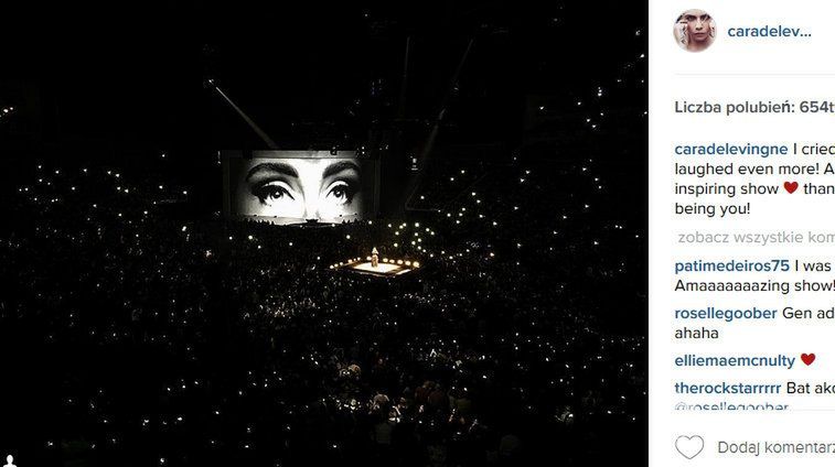 Cara jest wzruszona Adele, która oddała hołd ofiarom zamachu w Brukseli