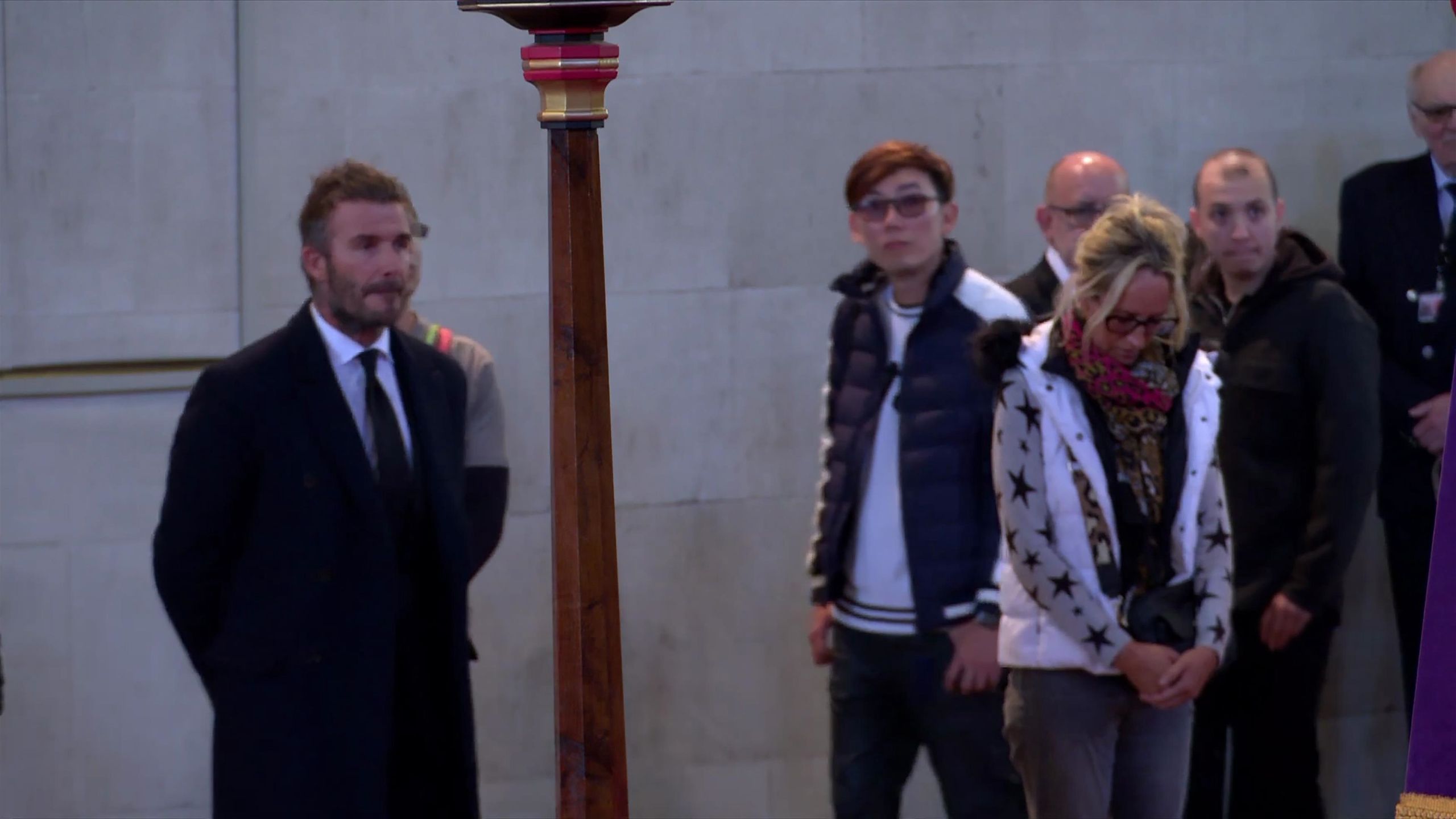 David Beckham oddaje cześć królowej Elżbiecie II