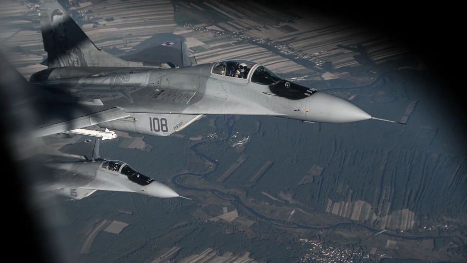 Myśliwce F-16 - zdjęcie ilustracyjne