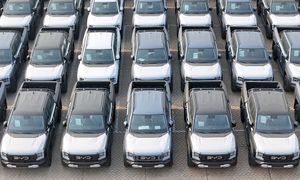 Spadek siódmy miesiąc z rzędu. Chiński producent ma problem