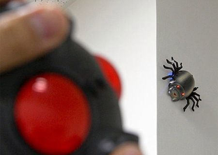 Robak R/C, który chodzi po ścianie 1