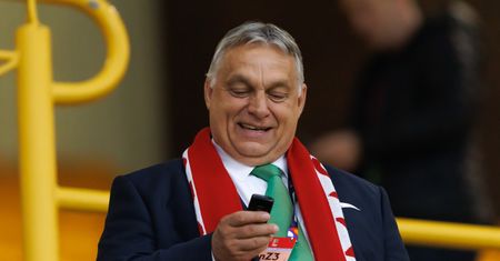 Węgrzy chcą dłużej pozostać przy rosyjskiej ropie. Piszą do Brukseli