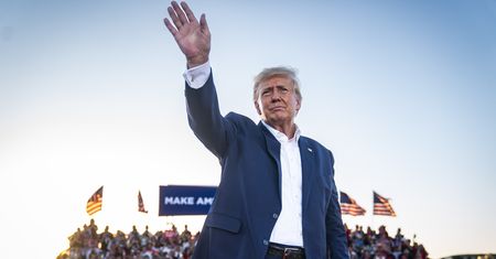 Donald Trump stawi się przed sądem. Kłopoty byłego prezydenta