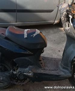 Pijany wywrócił się na motorowerze. Wiózł pięciolatkę bez kasku